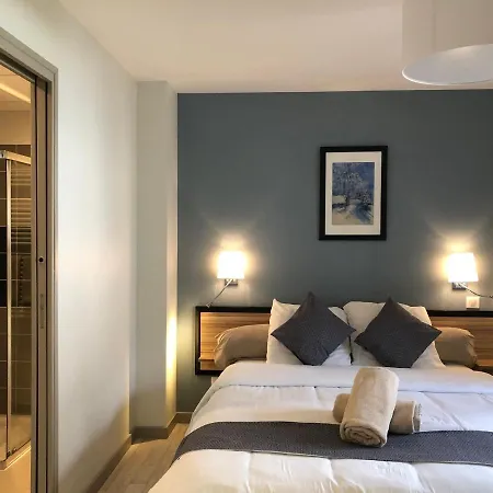 Du Cezallier Hotel