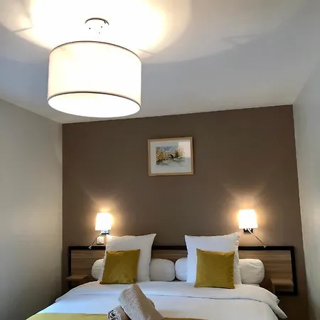 Du Cezallier Hotel